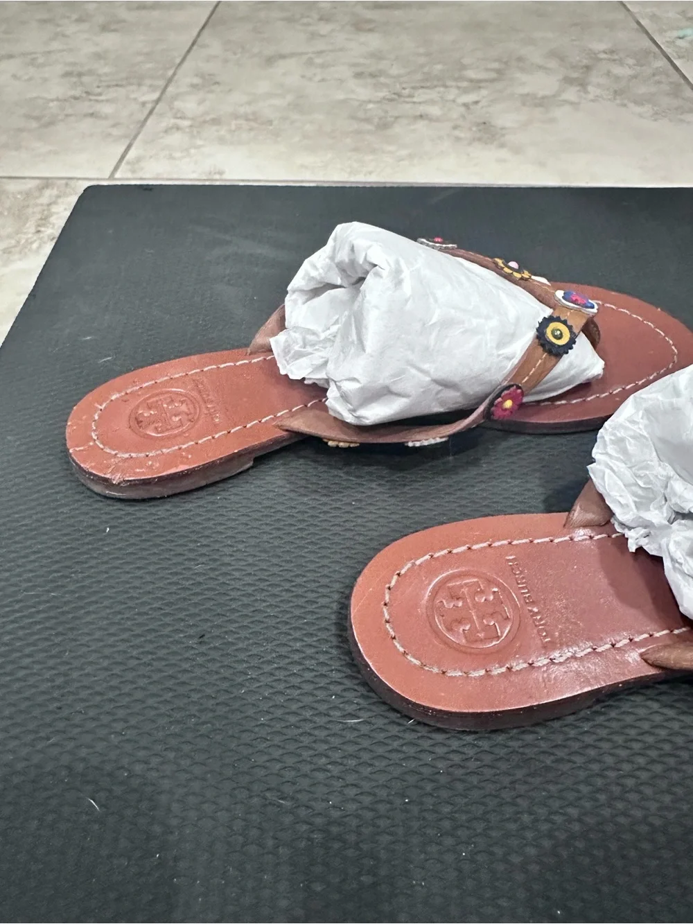 TORY BURCH Women's Brown Floral Leather Thong Sandals Size 7M Great Condition